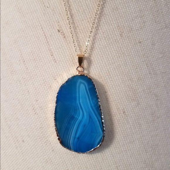 ⭐️ Beautiful Quartz Necklace - Picture 3 of 9